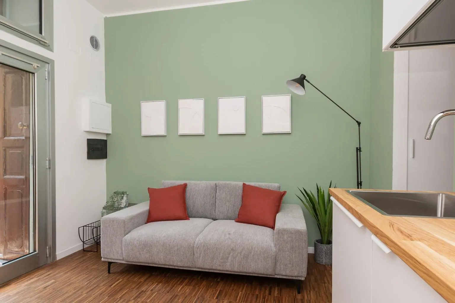 Bocconi District Suite, Milan Apartment